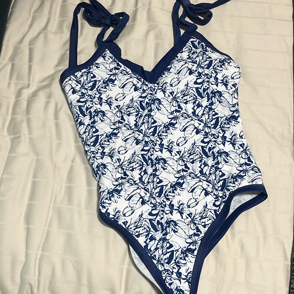 Bathing suit